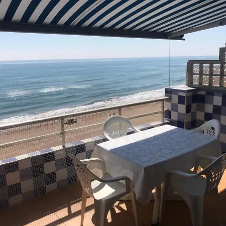 Beachfront And Peaceful Appartamento *