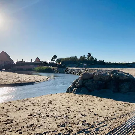 Beachfront And Peaceful Apartment *