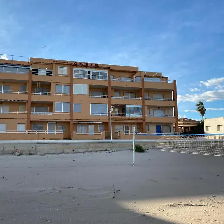 Beachfront And Peaceful Apartment *